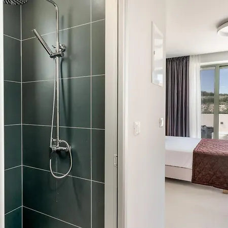Villa Luxury New Sea Breeze With Private Pool, Jacuzzi And Playroom Gramvousá